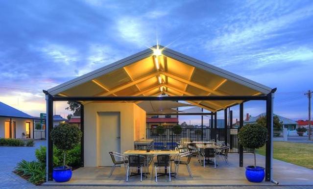 Red Earth Motel Broken Hill